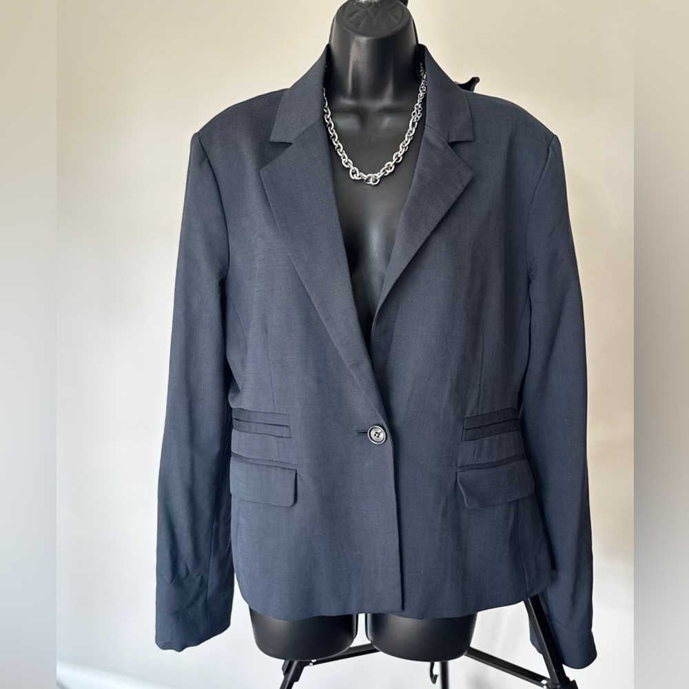 BCBGMaxAzria Wool Blend Navy Blazer Size Large Business Casual Academia